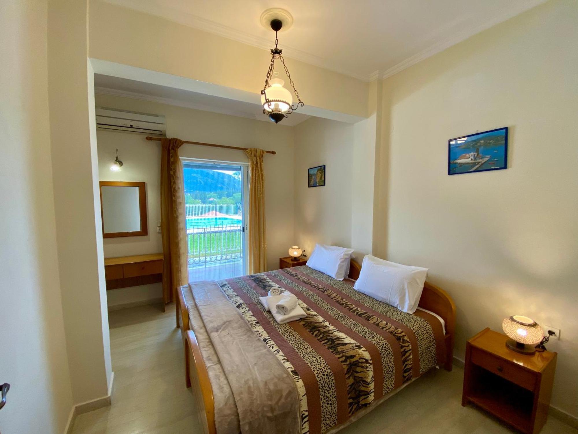Thomas Apartments Dassia  Bagian luar foto